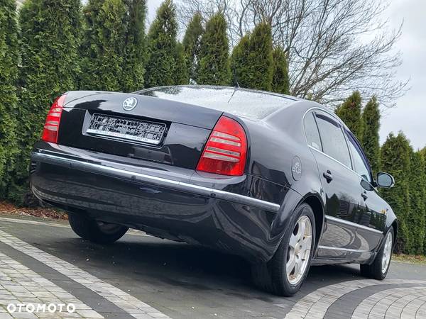 Skoda Superb 2.0 TDI DPF Elegance - 14