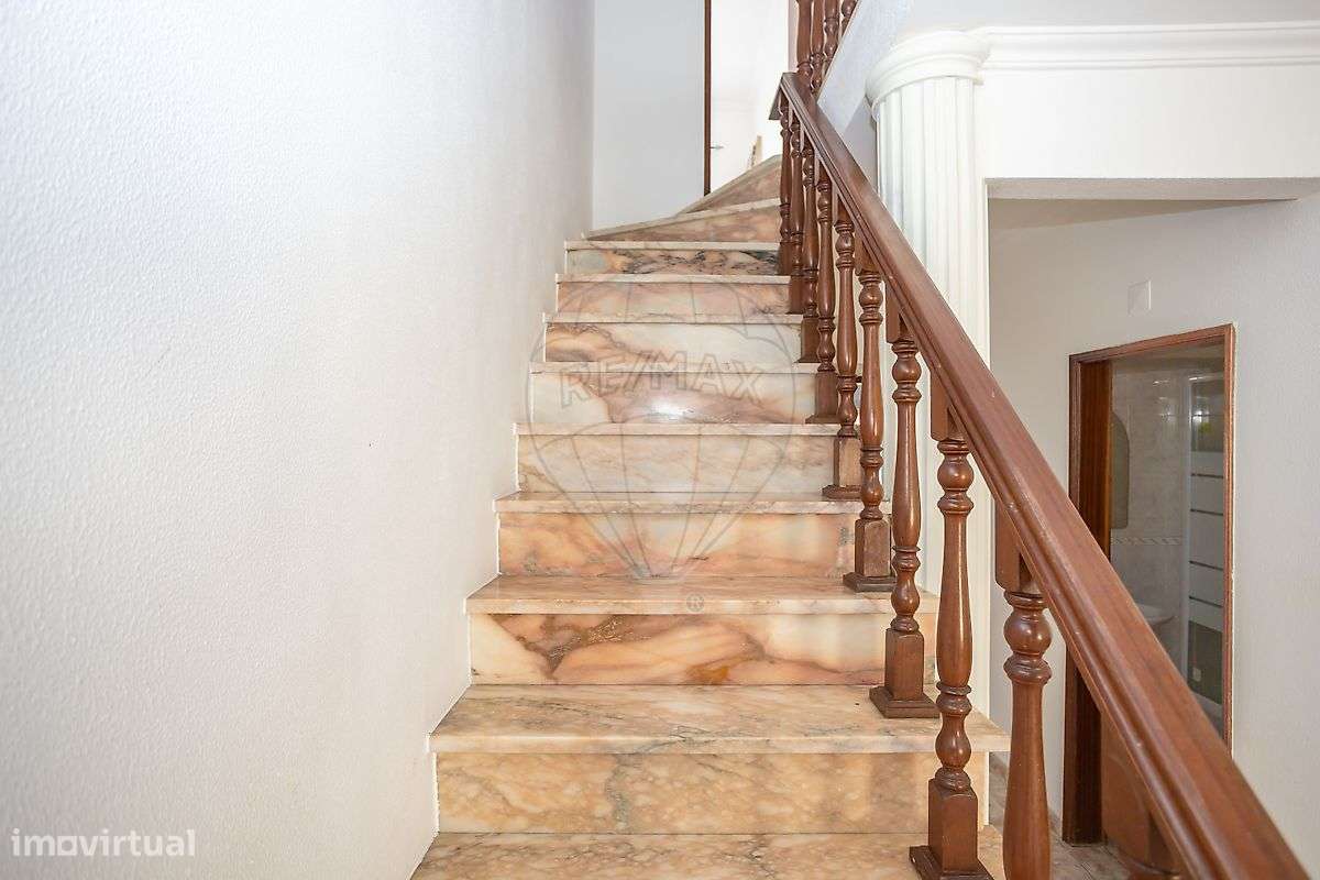 Moradia T3 com Quintal, Escritório e Churrasqueira – Quinta do Conde-22