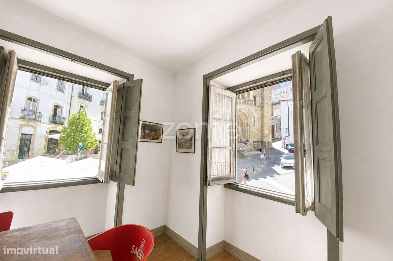 PRÉDIO HISTÓRICO NA SÉ VELHA (Coimbra) — UM INVESTIMENTO COM ALMA-13