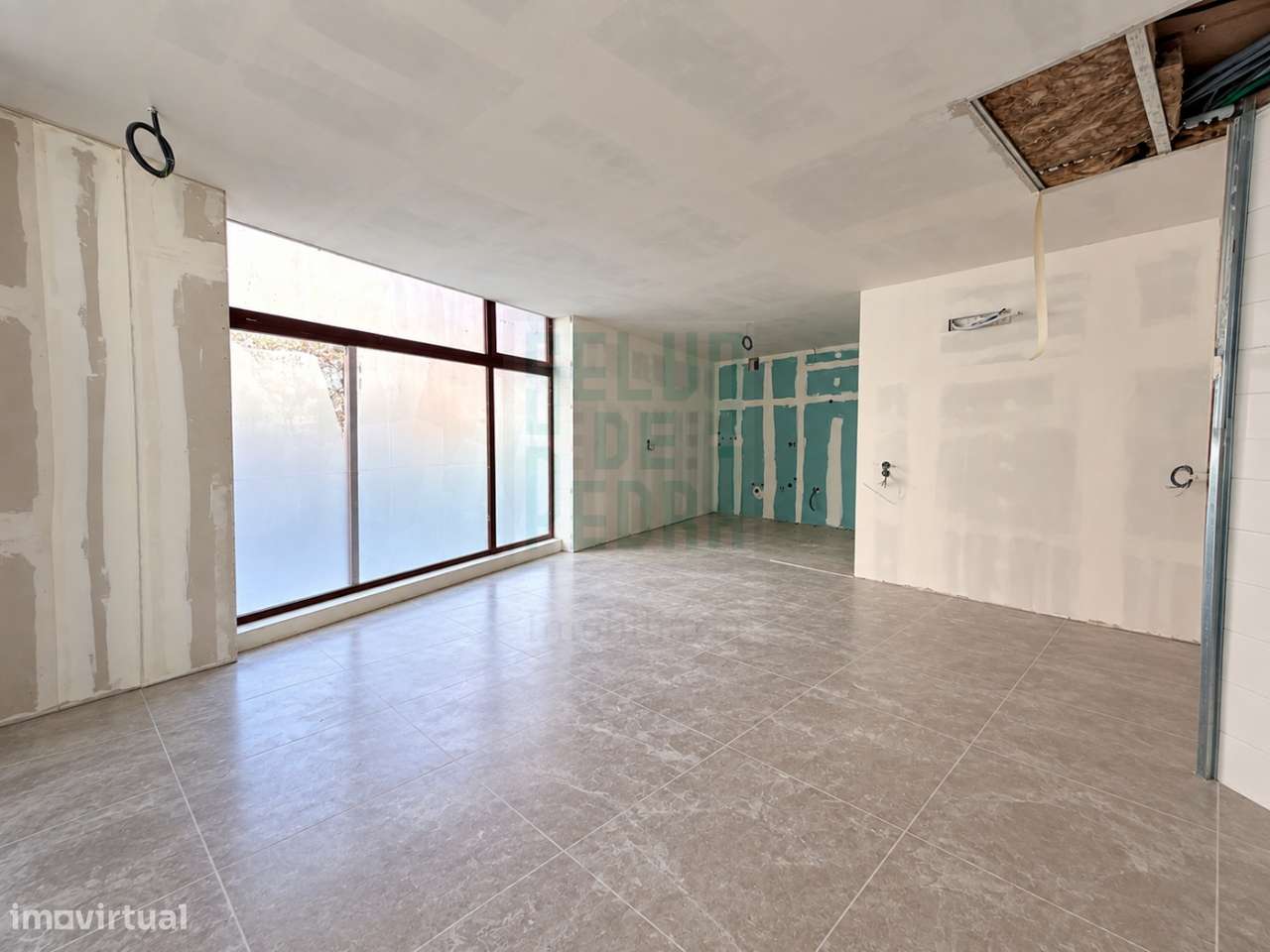 T3 totalmente renovado com 103 m² e 3 frentes em Rio Tinto-1