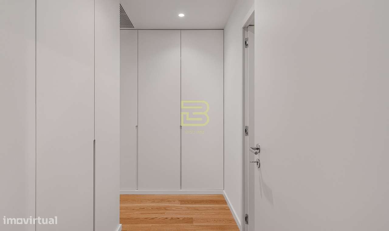 T2 nos Jardins da Arrábida, com vista ampla e desafogada sobre o Rio D-7