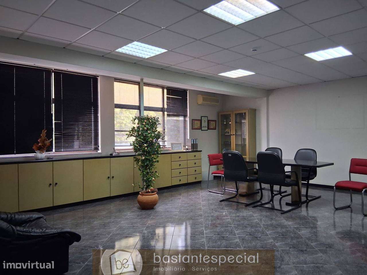 Pavilhão/Armazém-10
