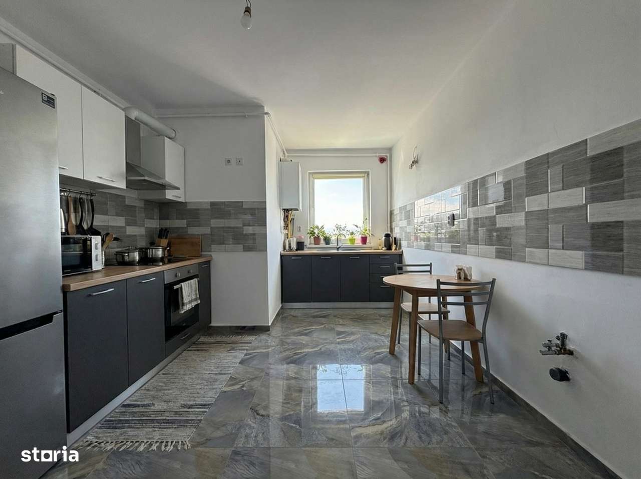 Apartament cu 2 camere I Decomandat I Zona Vivo-2