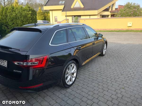 Skoda Superb 2.0 TDI DSG Ambition - 6