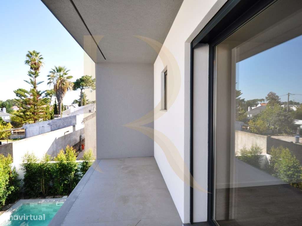 Moradia T3 isolada com piscina, churrasqueira e garagem na Aroeira-29