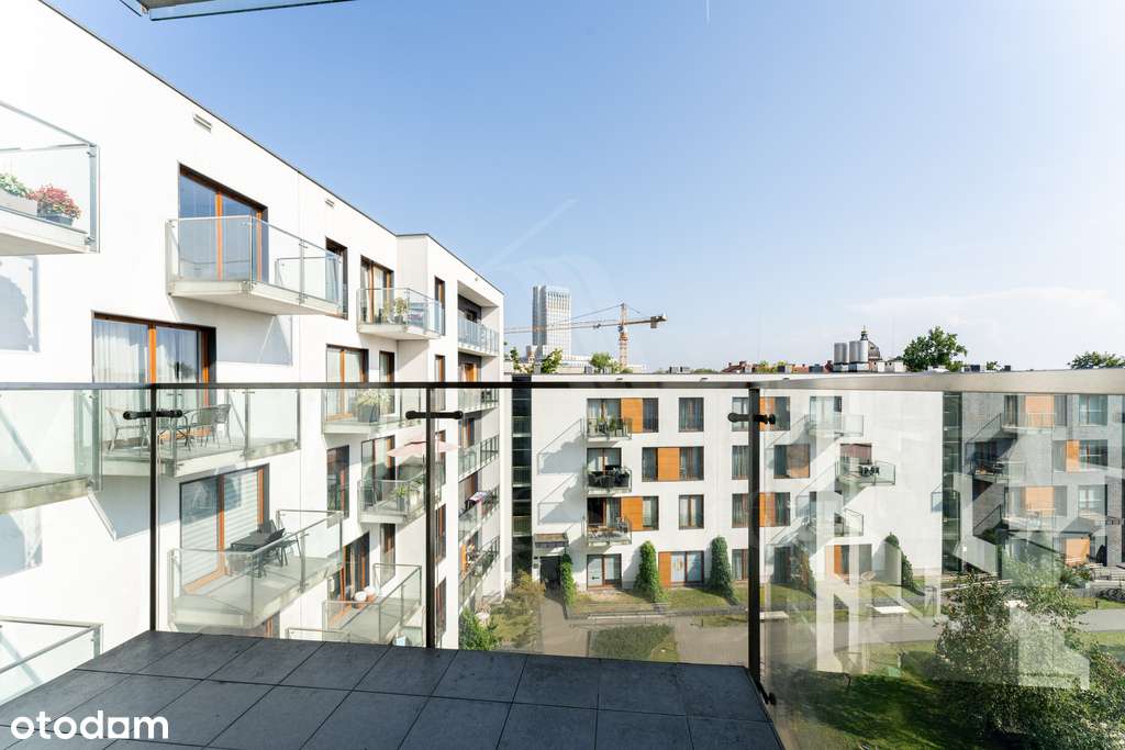 Słoneczny apartament w centrum miasta-11