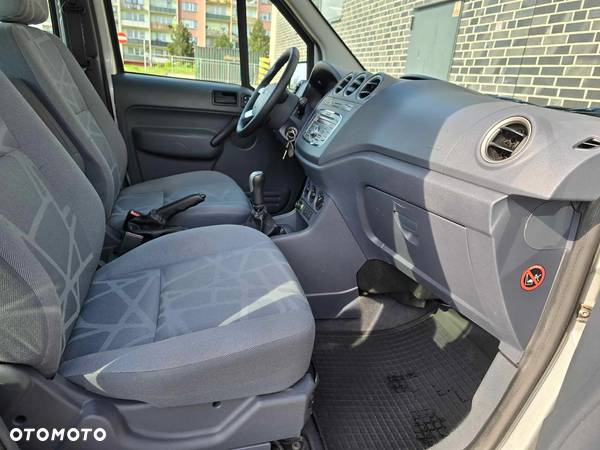 Ford Tourneo Connect - 22