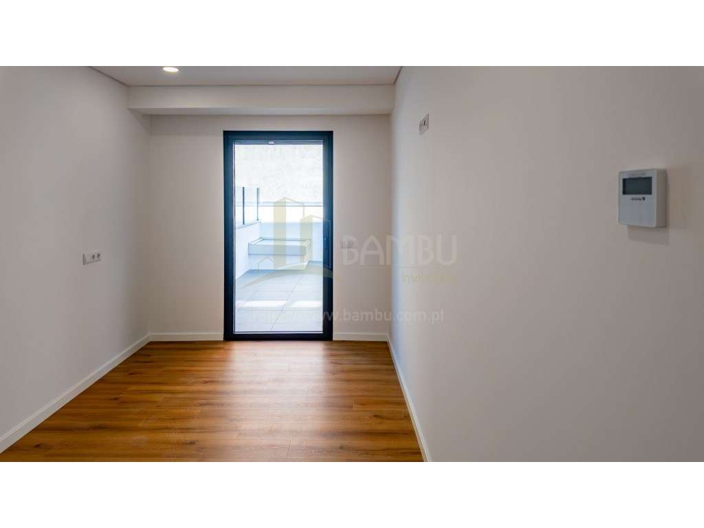 Apartamento T2 (NOVO) com lugar de garagem-15