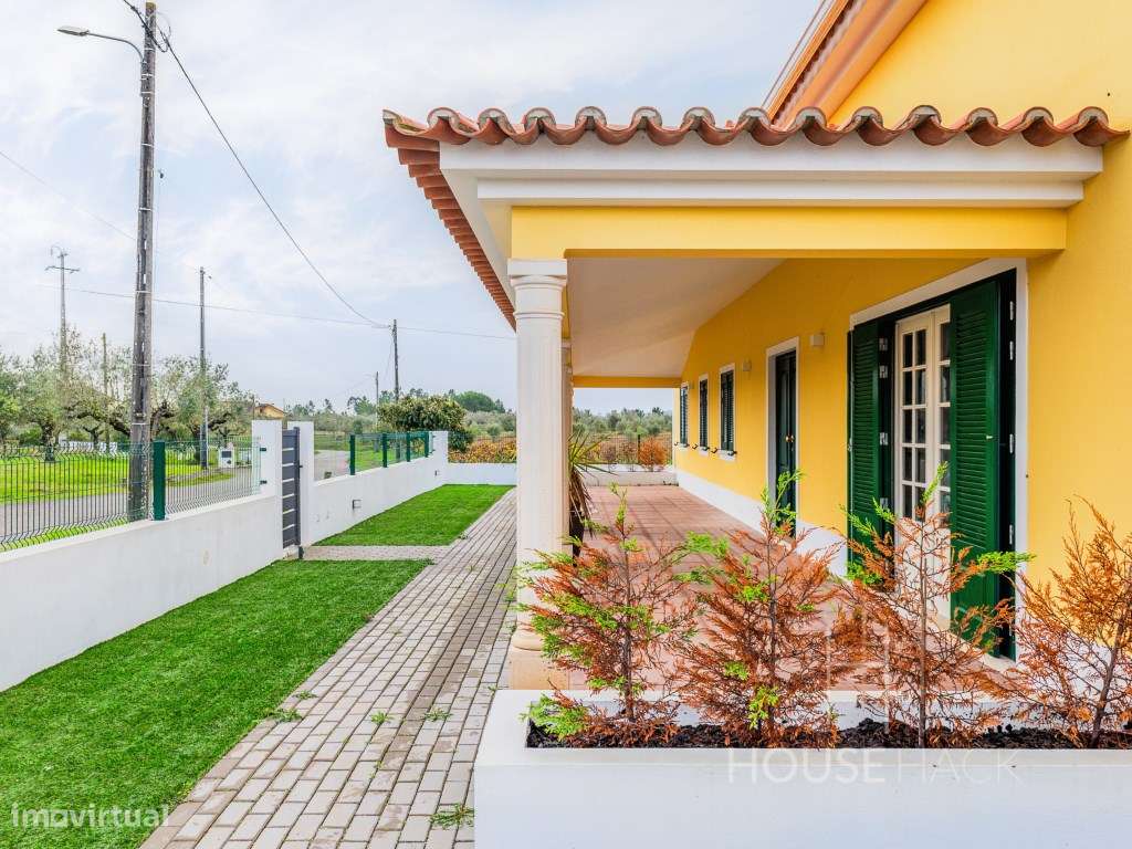 Moradia com piscina junto à Barragem de Castelo de Bode-39