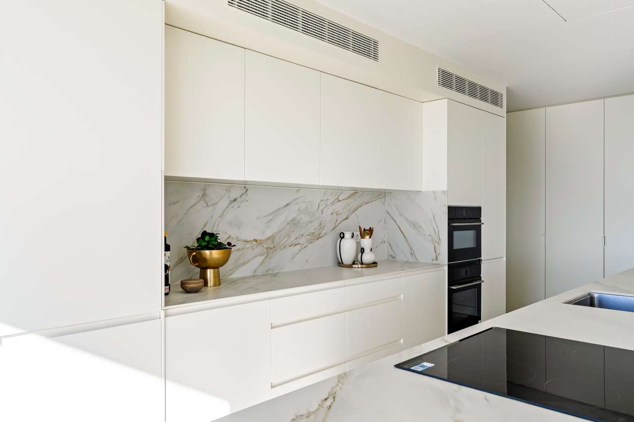 Luxuosa penthouse com vista mar e piscina aquecida-14