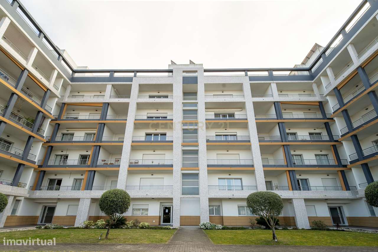 Apartamento T2 Duplex com terraço em condomínio privado-52