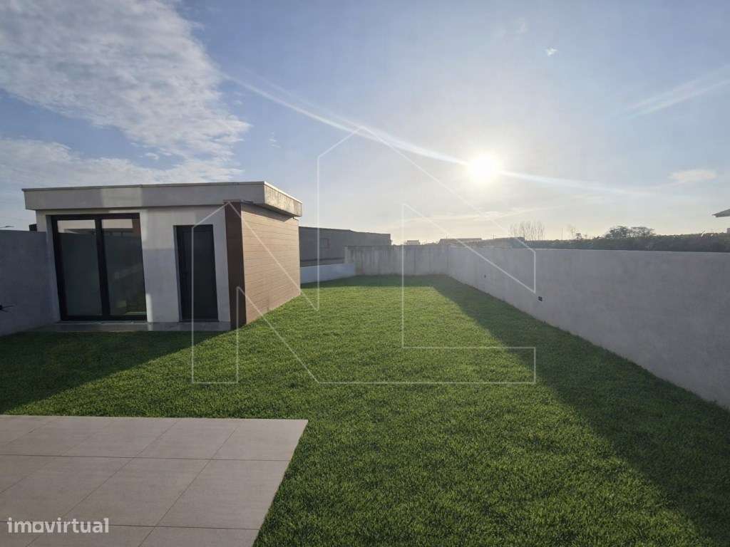 Moradia T4 a 1km das Glicinias! - Grande imagem: 3/44