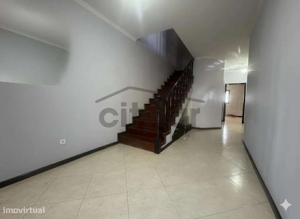 Moradia T4 com Jardim em Lousada – Excelente Oportunidade! - Grande imagem: 5/10