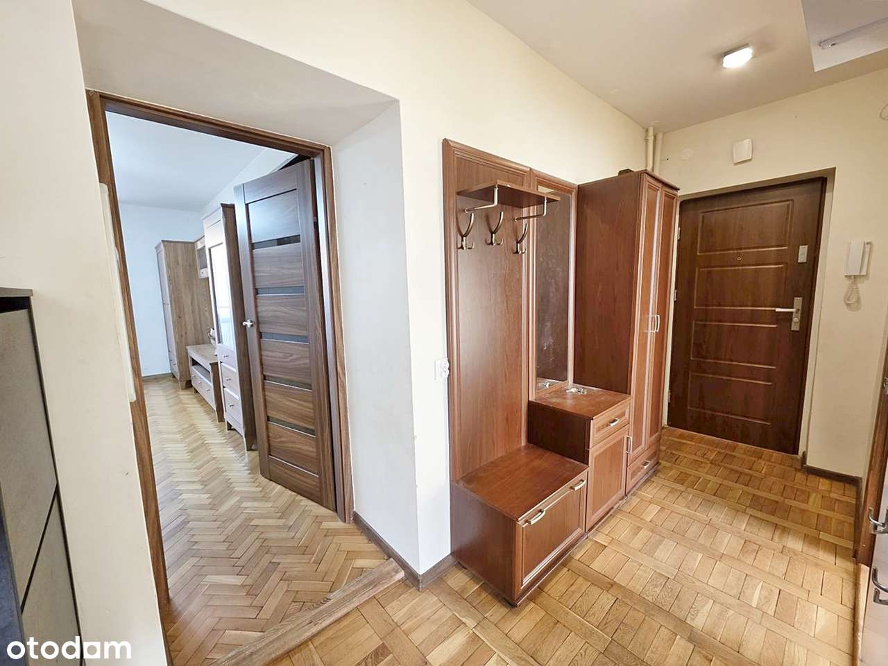 Duże 2-pokojowe. Balkon. II piętro. Wydanie od ręki. Wyposażenie.-12