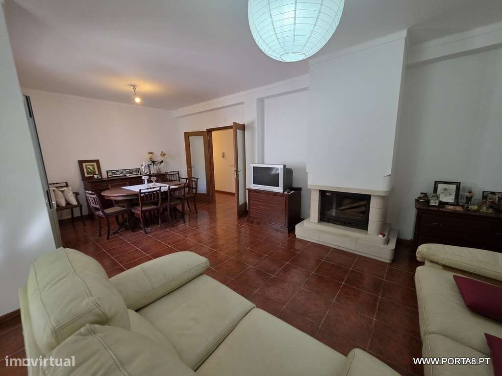 Moradia T3 Independente com Pátio  — Vila Nova, Miranda do Corvo-2