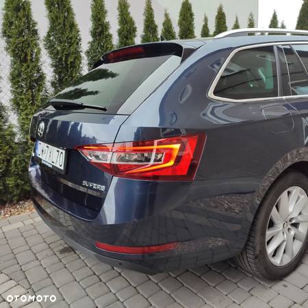 Skoda Superb Combi 2.0 TDI DSG Premium Edition - 17