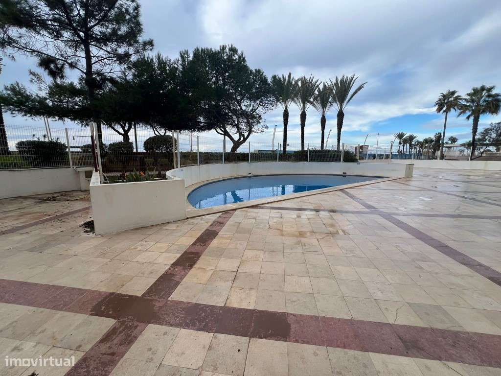 Apartamento T2 primeira linha lateral de mar em Quarteira - Oportun...-27