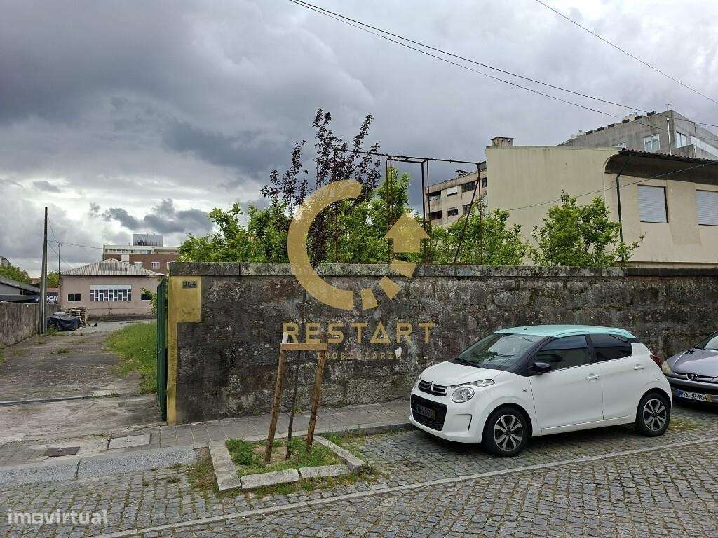 Terreno para construção de 6 apartamentos de tipologia T1 e T2-16