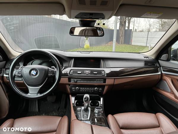 BMW Seria 5 535d xDrive Touring Sport-Aut - 10
