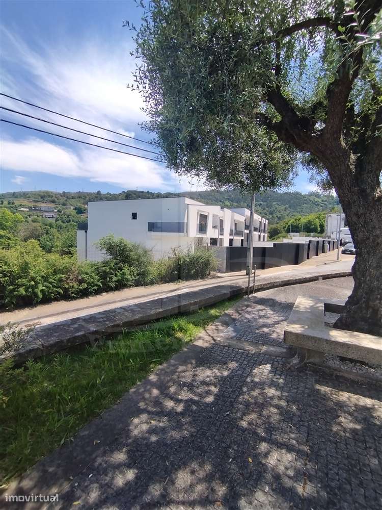 Moradia em banda em Santa Lucrécia - Grande imagem: 5/47