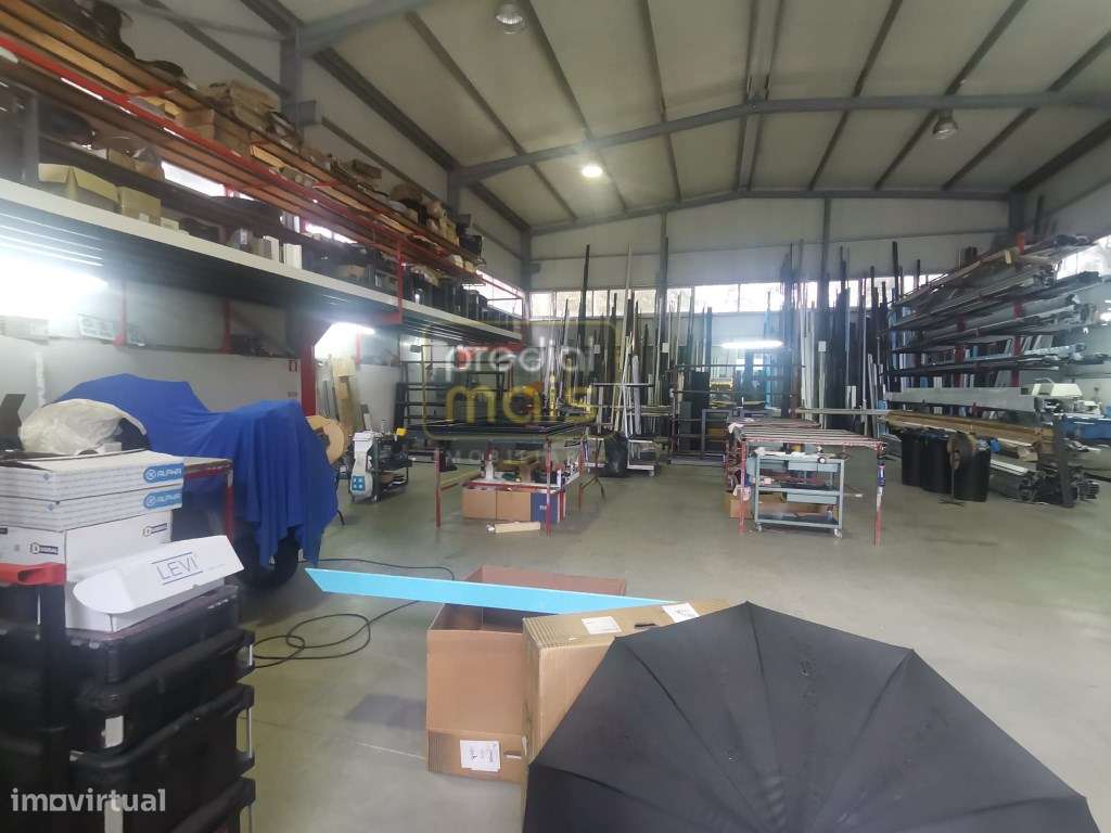 Pavilhão industrial c/ 330m2 - Grande imagem: 2/5