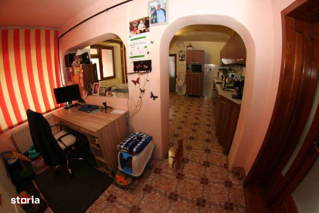 Casa cu gradina in zona foarte linistita si usor accesibila-6
