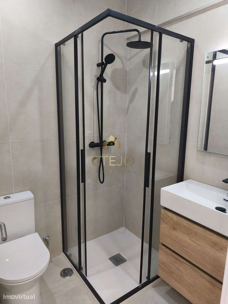 Apartamento T3 totalmente remodelado-24