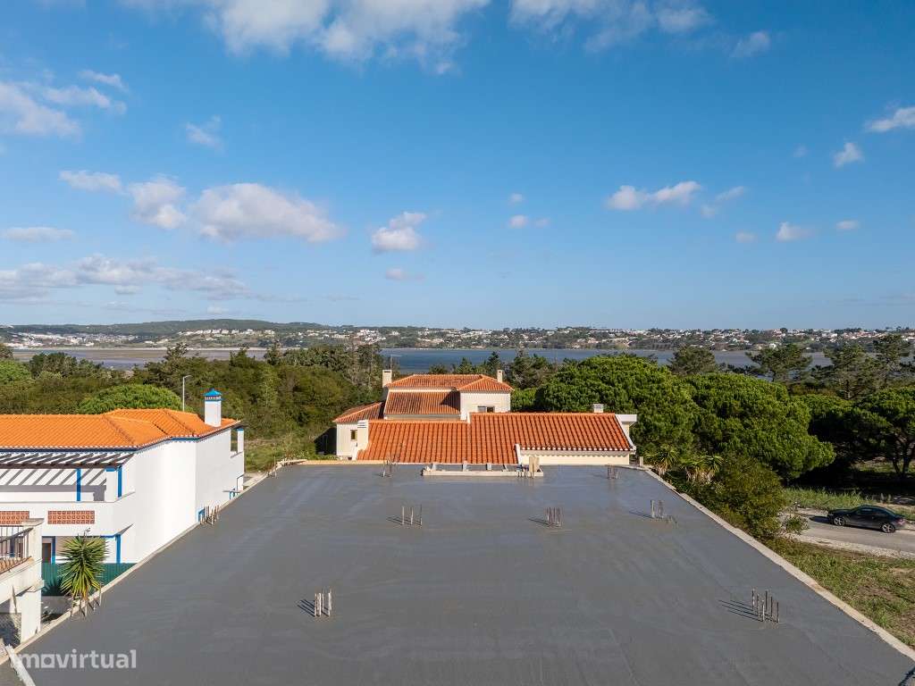 Moradia a apenas 220 metros da Lagoa de Óbidos - Grande imagem: 3/15