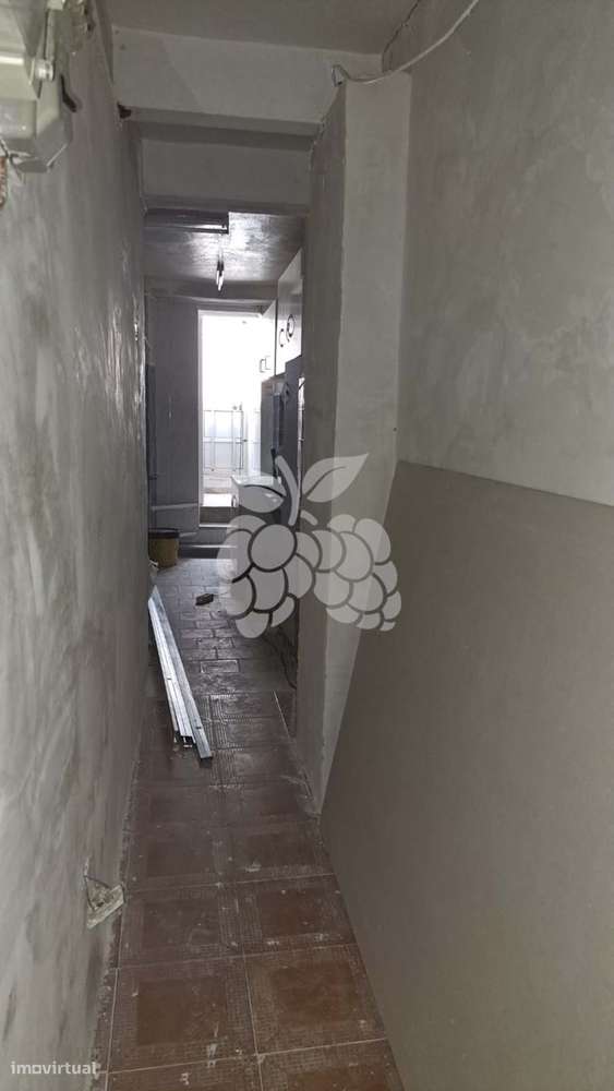 Apartamento cave de 62 m² na Penha de França com um pátio privado de 9 - Grande imagem: 4/16