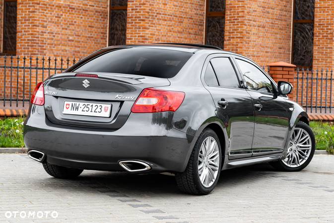 Suzuki Kizashi 2.4 Sport 4WD CVT - 3