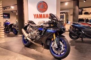 Yamaha R1 de corrida é vendida por encomenda - Revista iCarros