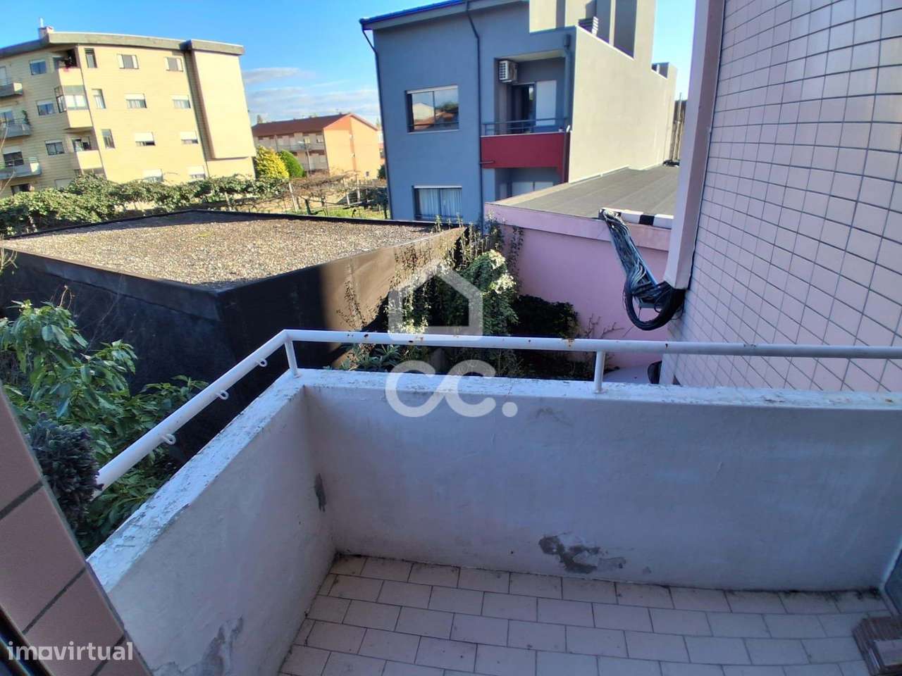 T2 Renovado com Lugar de Garagem, elevador e Varanda  em Rio Tinto - Grande imagem: 4/20