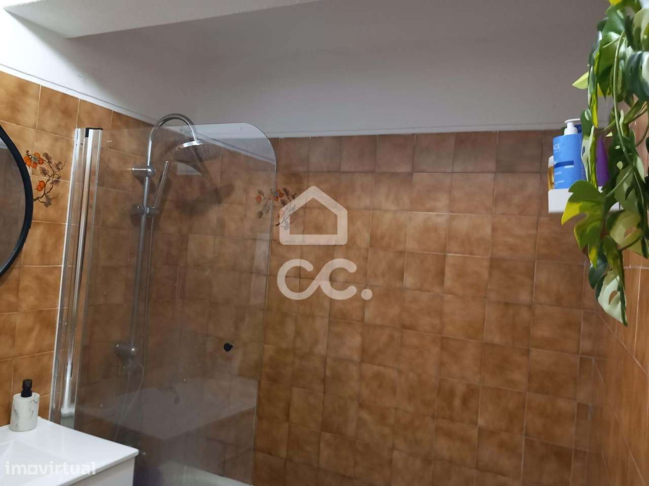 Apartamento T2 Localizado na Rua D. Marcos da Cruz, Leça da Palmeira.-23