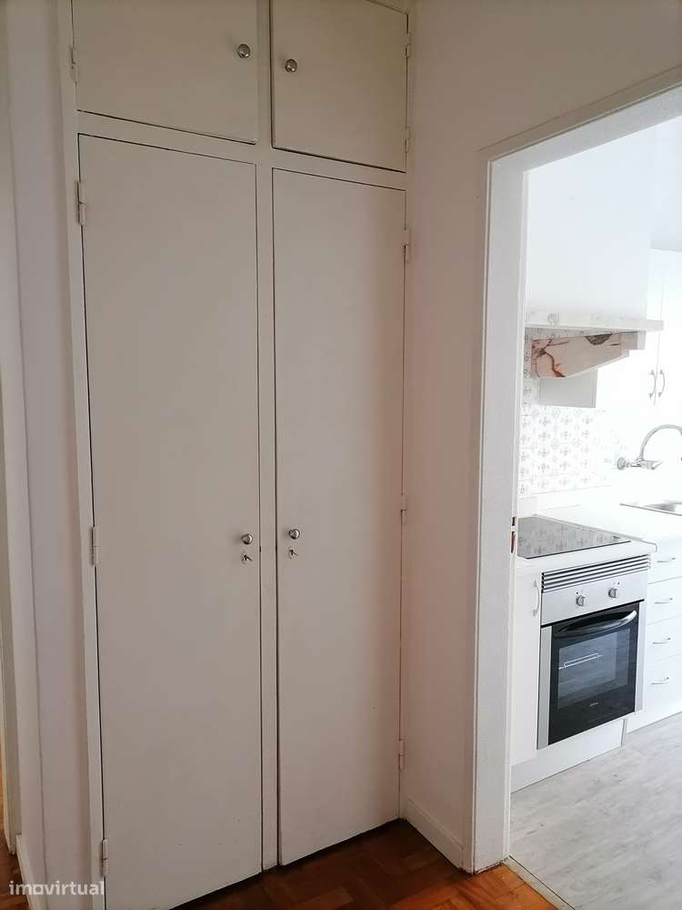 T2 Linda-a-Velha, Junto aos Correios, Muito Bem Conservado. - Grande imagem: 5/22