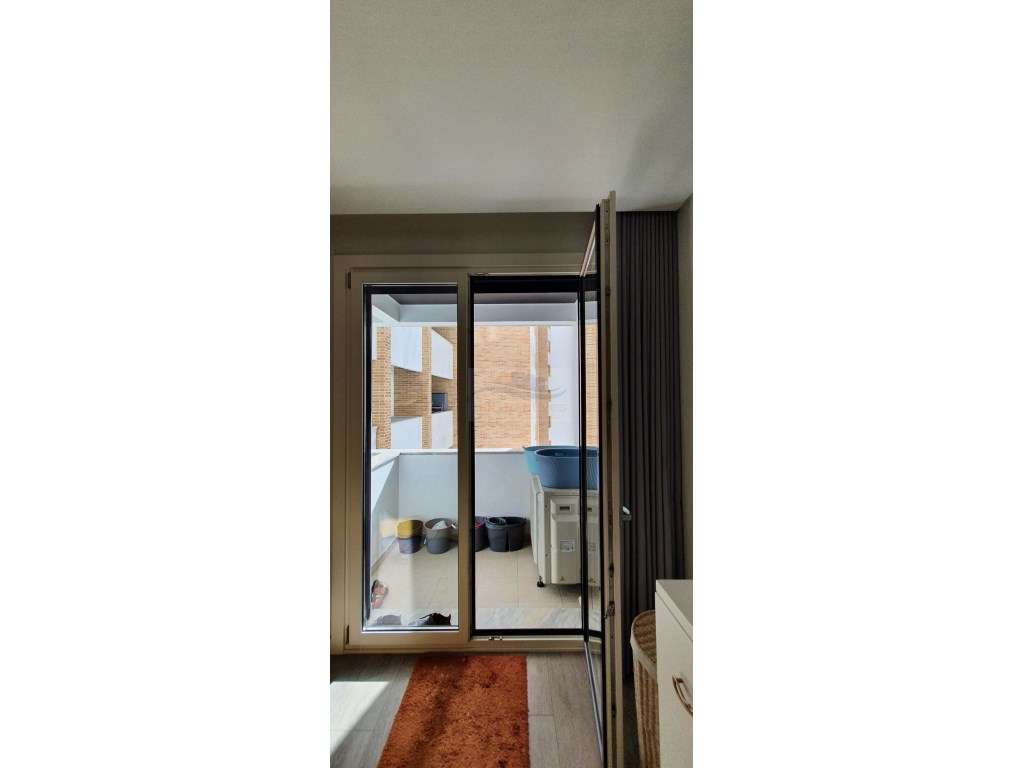 T3 de luxo e requinte com 3 WCS e Garagem nas Lezírias do Infantado-22