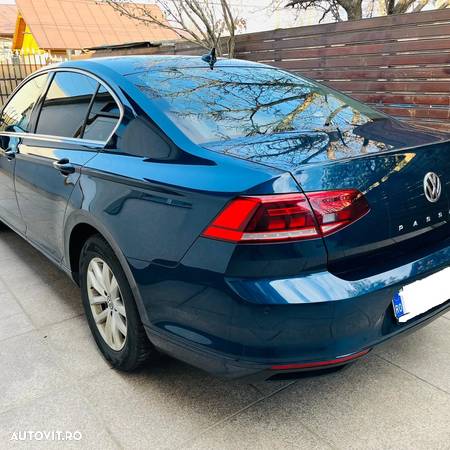 Volkswagen Passat 2.0 TDI DSG Comfortline - 4