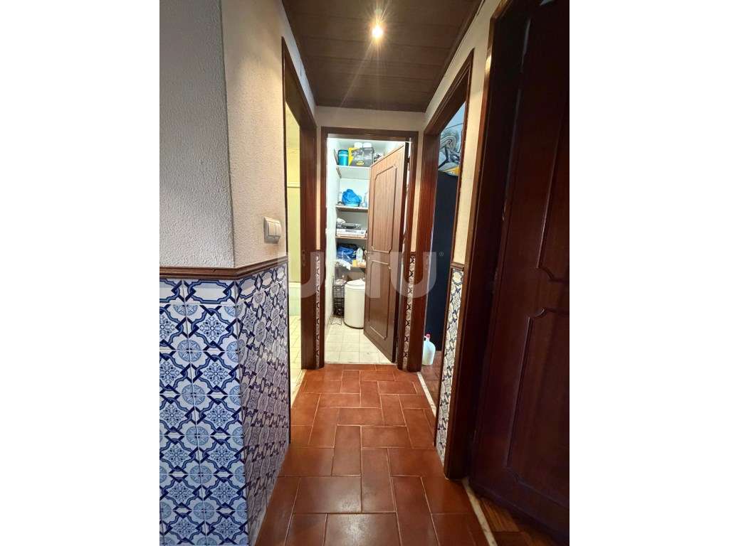 Apartamento T2 com Marquise | 63 m² | Pinhal de Frades-8