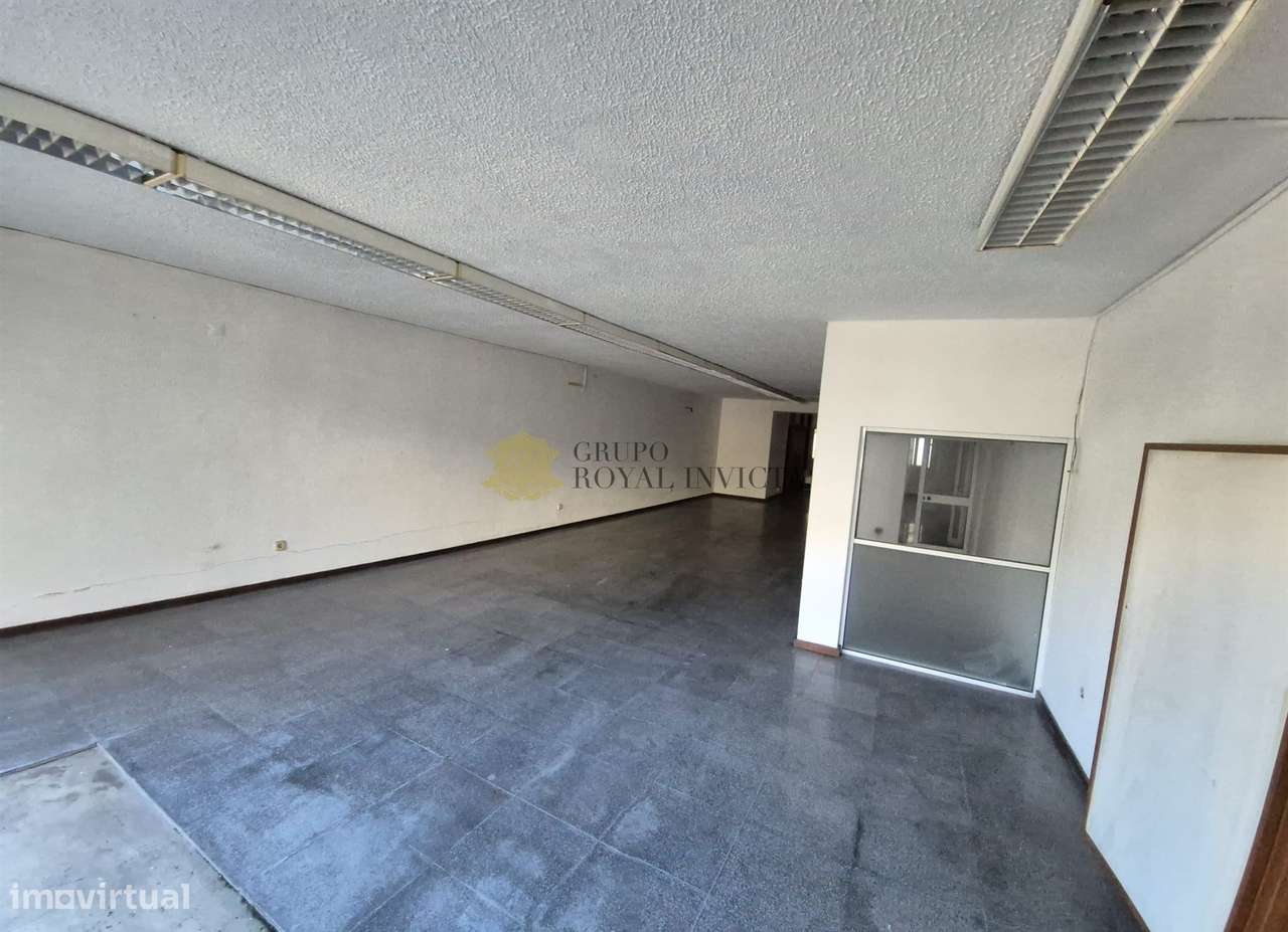 Armazém em Ermesinde -  Excelente oportunidade de investimento! - Grande imagem: 5/27
