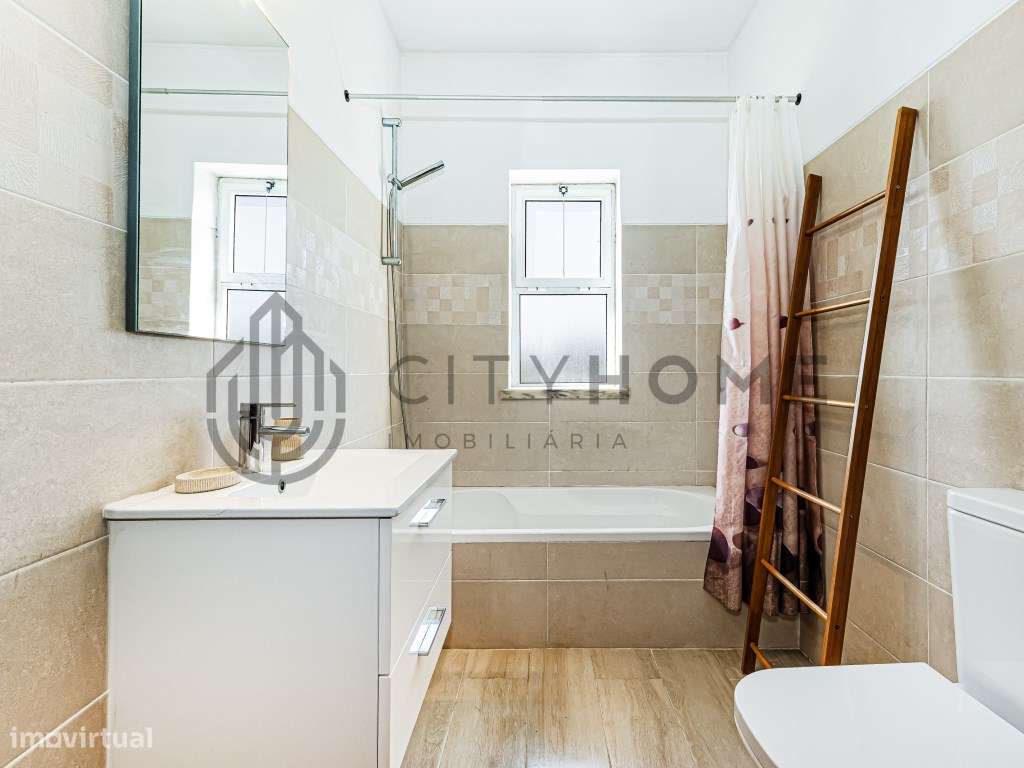 Moradia T3 e Apartamento T2 com Restaurante no Burgau-19