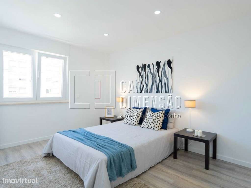 Apartamento de tipologia T3 com varanda, mobilado e equipado em Ben...-33