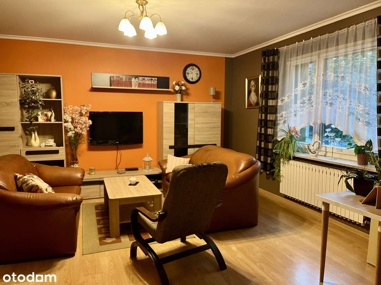 Dom w centrum Chwałowic w cichej i zielonej okolicy ( brak szkód ! ) - Pełny obrazek: 4/8