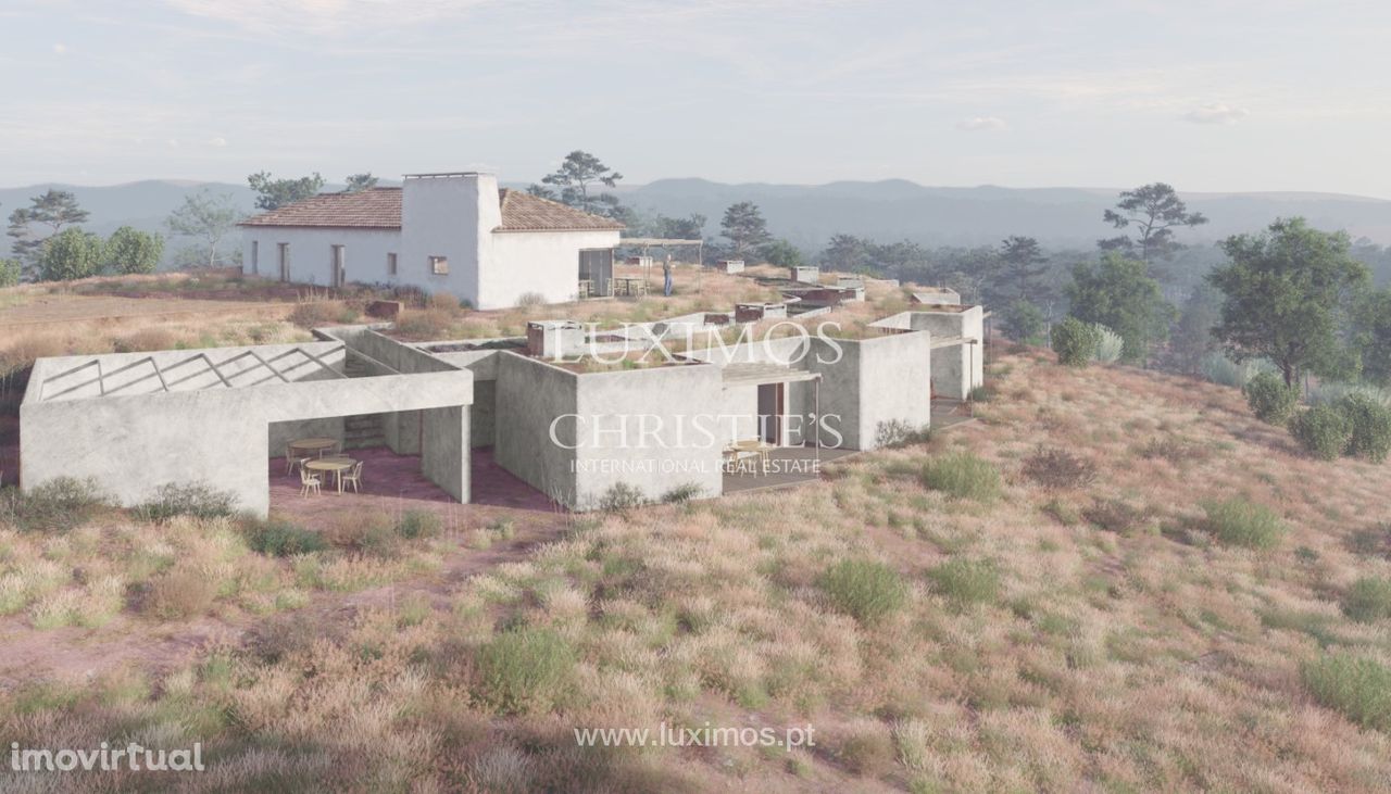 Propriedade com ruína, com projeto aprovado, em Aljezur, Algarve
