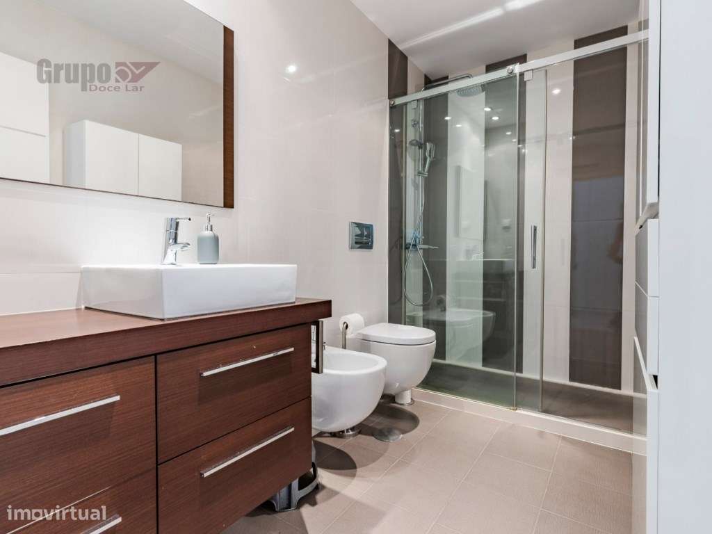 T2 Duplex Exclusivo a 150m da Praia com Vista Mar e Castelo- Sesimbra-12
