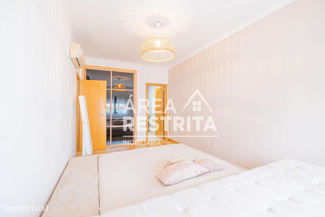 Apartamento T3 com parqueamento e varanda no Parque Luso em Corroios-27