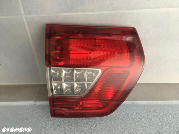 CITROEN C5 KOMBI LAMPA LEWA TYLNA W KLAPE - 1