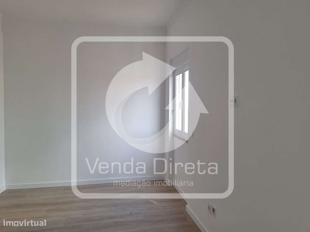 Apartamento T3 totalmente remodelado - Vista Rio!-5