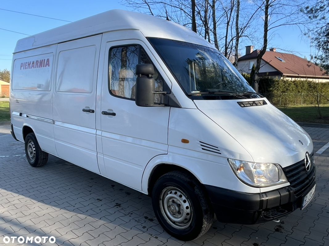 Mercedes-Benz Sprinter - 1