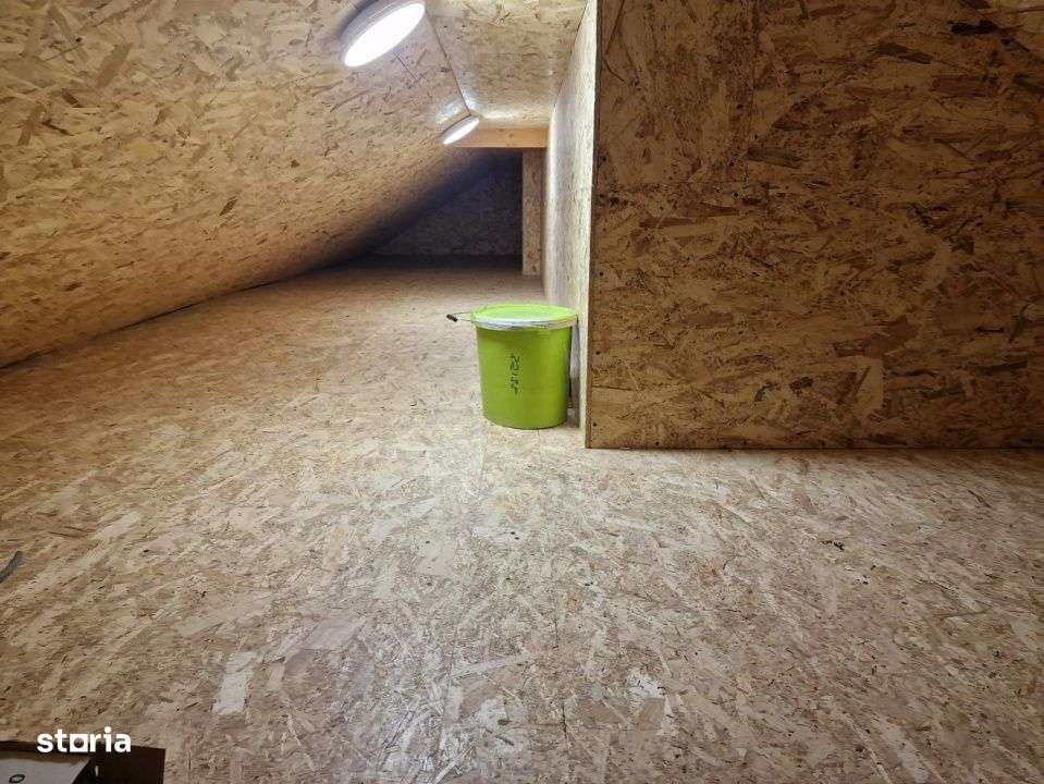 Apartament cu 3 camere la Mansarda in Floresti-8