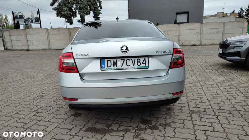 Skoda Octavia 2.0 TDI SCR Style DSG - 4