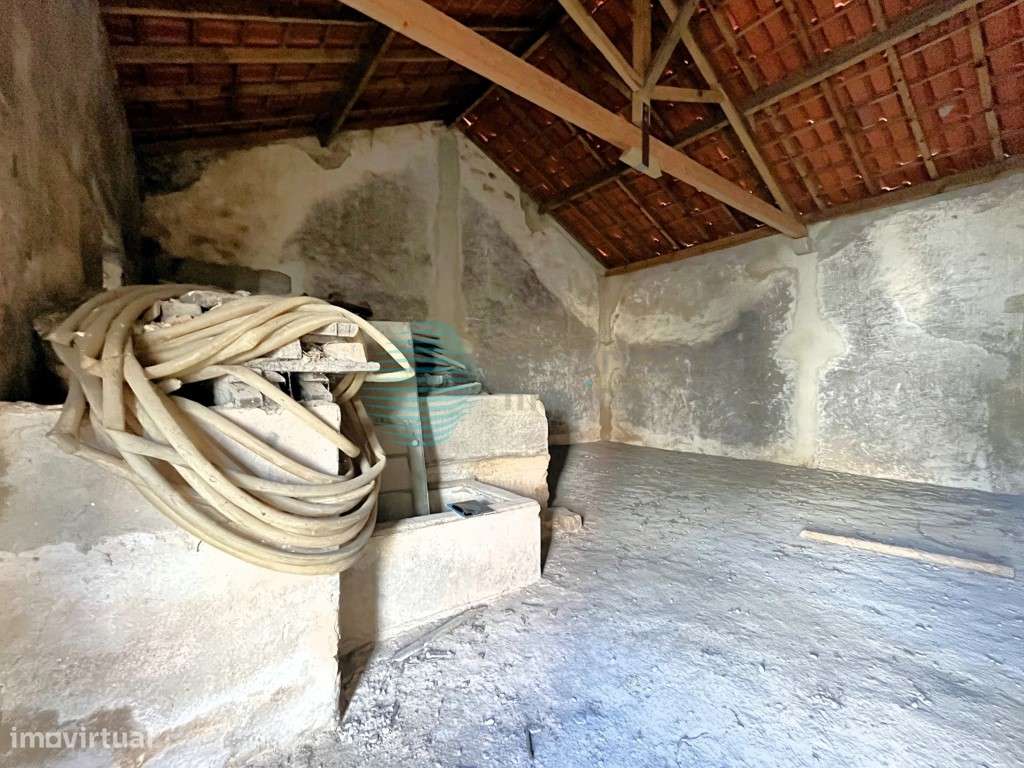 Adega localizada em Sobral do Parelhão, perto do Carvalhal - Grande imagem: 4/9